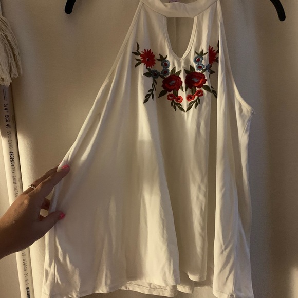 Embroidered high neck tank - Picture 4 of 5